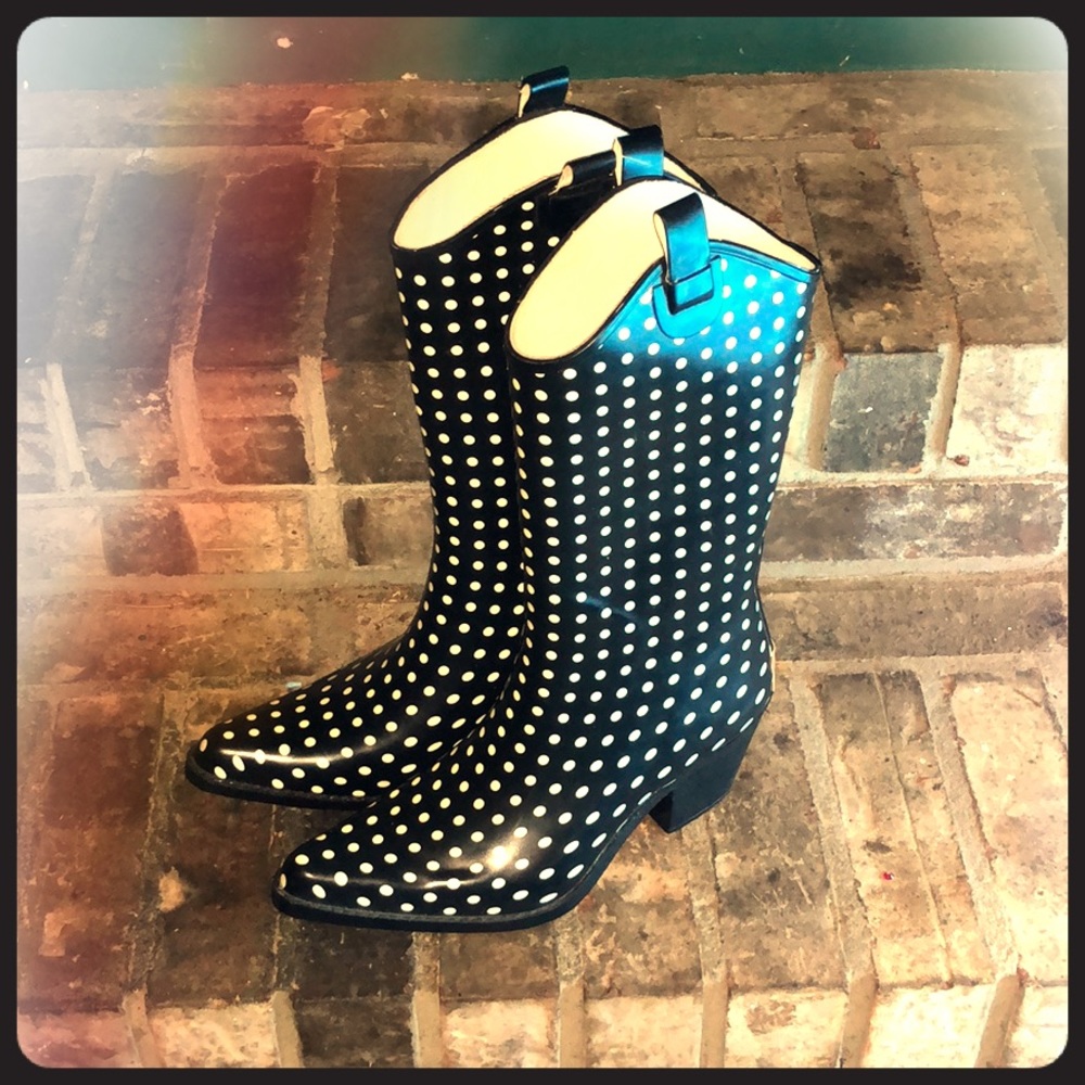 Water boots